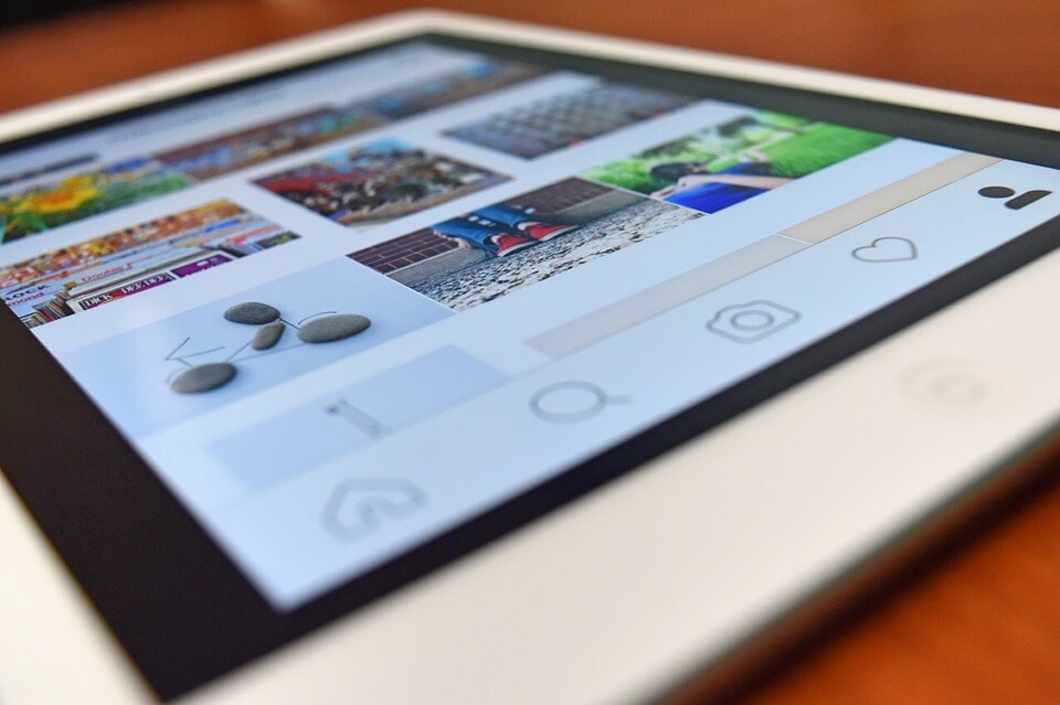 Device-Digital-Instagram-Technology-Tablet